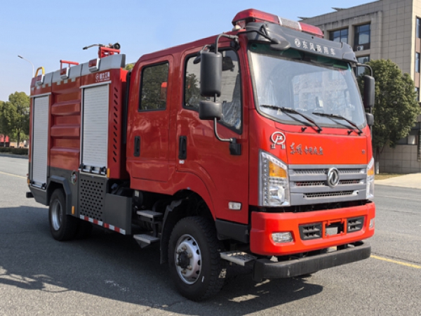 東風4噸四驅(qū)越野水罐消防車
